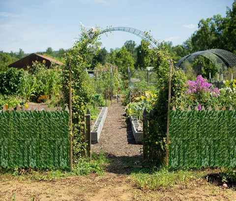 i COVER maintenance-free ivy attachment stays secure with strengthened joints.