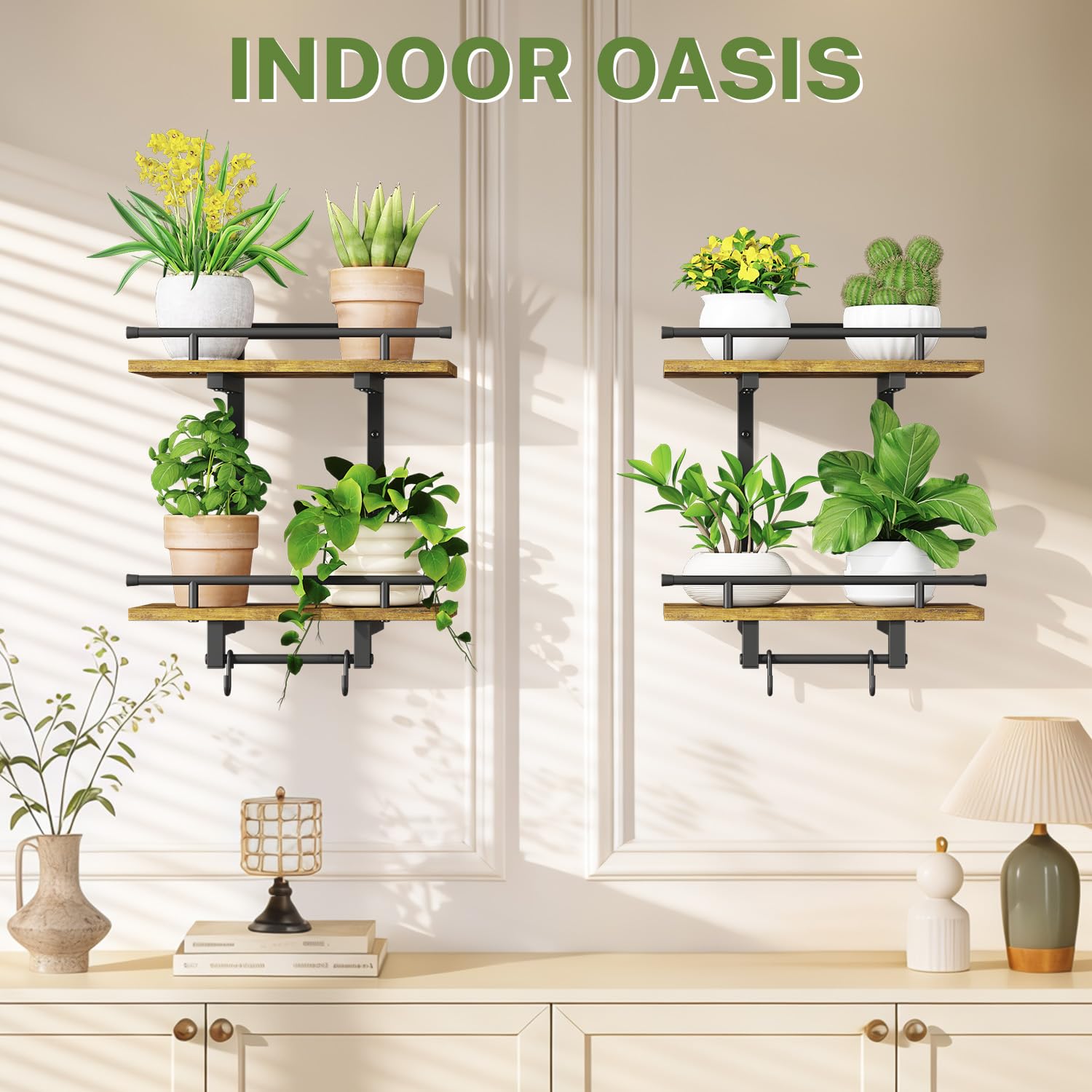 iDavosic.ly includes 4 movable hooks for hanging plants.