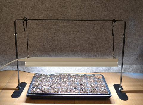 iGrowtek wide reflector with energy-efficient LEDs for broad coverage