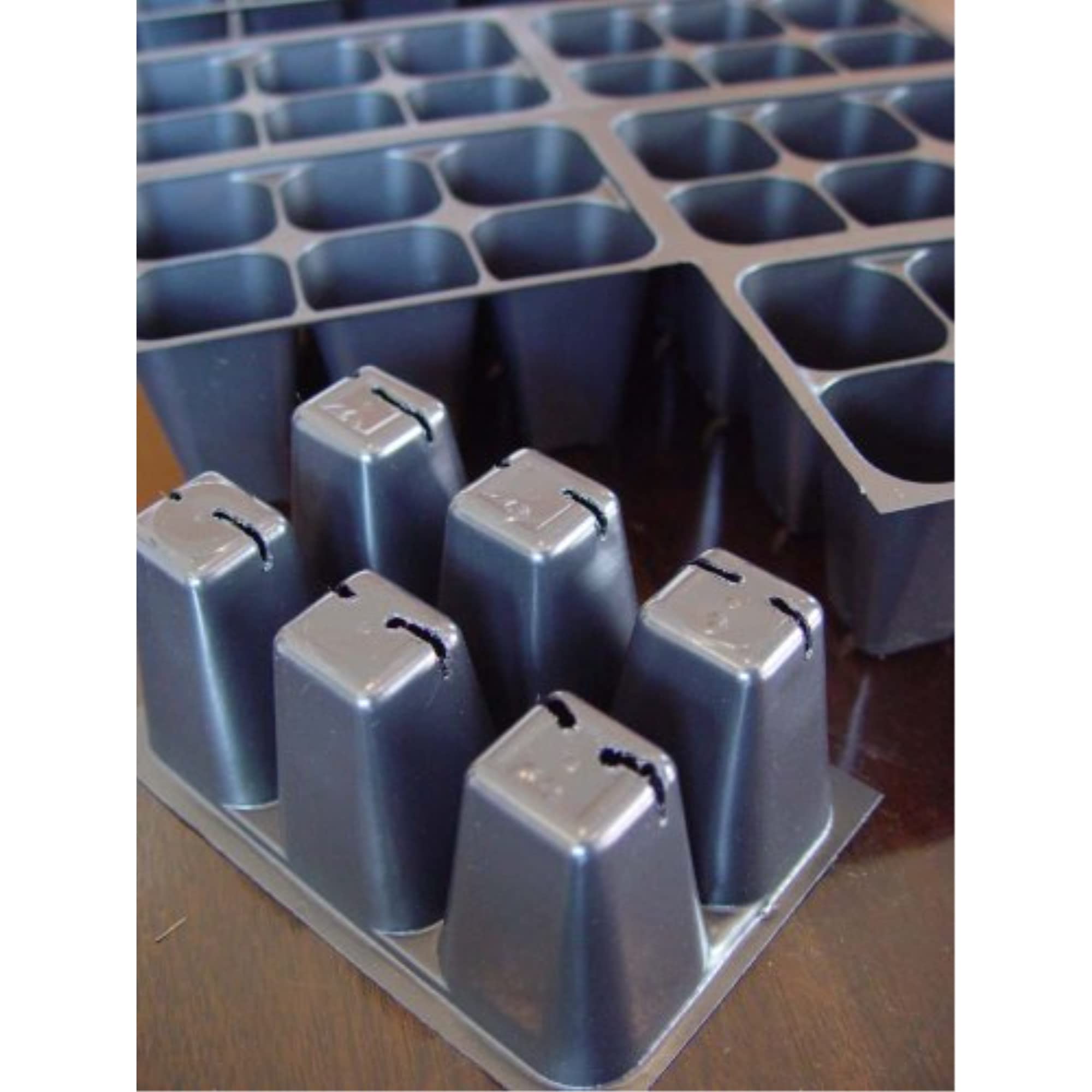 Industry Standard Grower's Supply plant labels included to organize seedlings quickly.