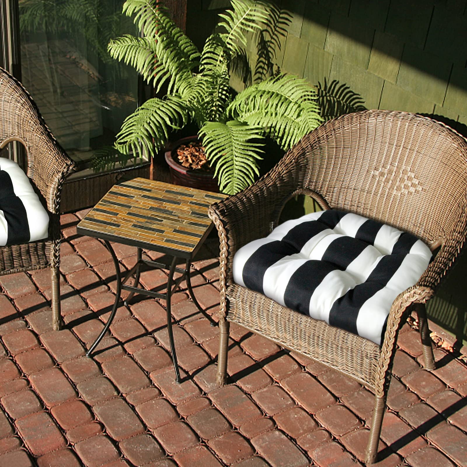 INFBLUE Easy-care cushion features spot-clean fabric for quick maintenance.