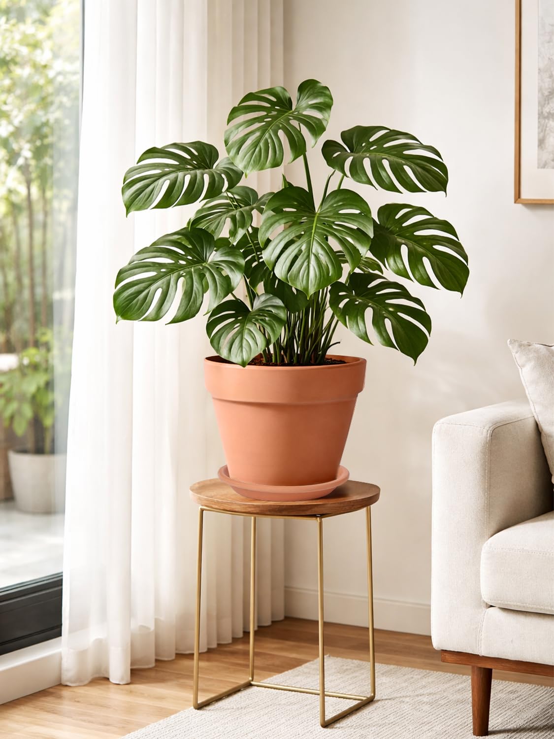 Bottom view of INGOFIN terracotta pot highlights sturdy construction.