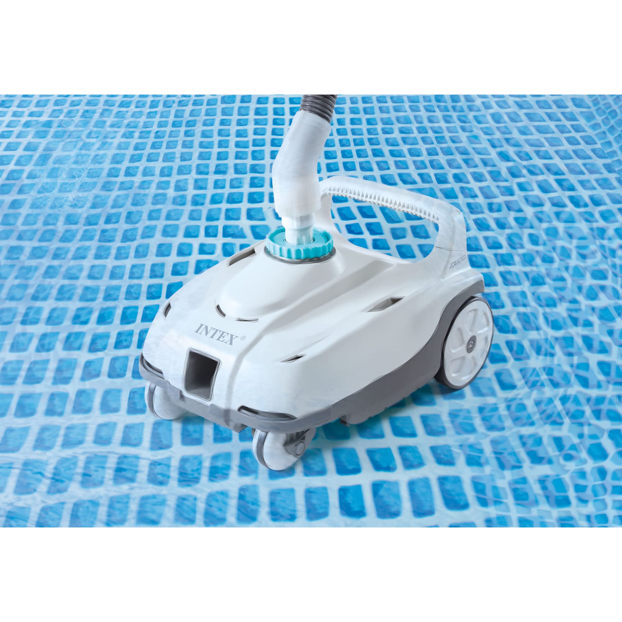 21-foot non-tangle hose provides reach for large pools