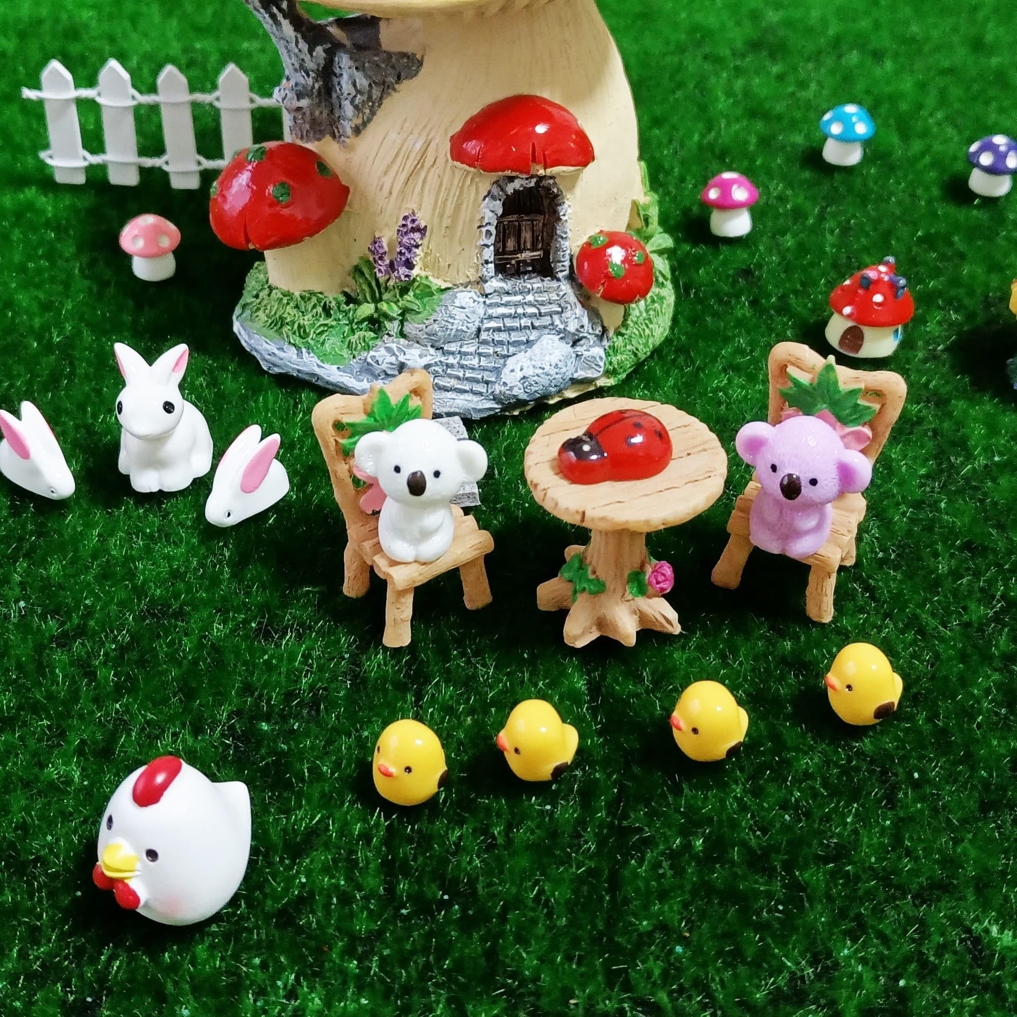 InXqryx elephant figurine resin charm for mini scenes.