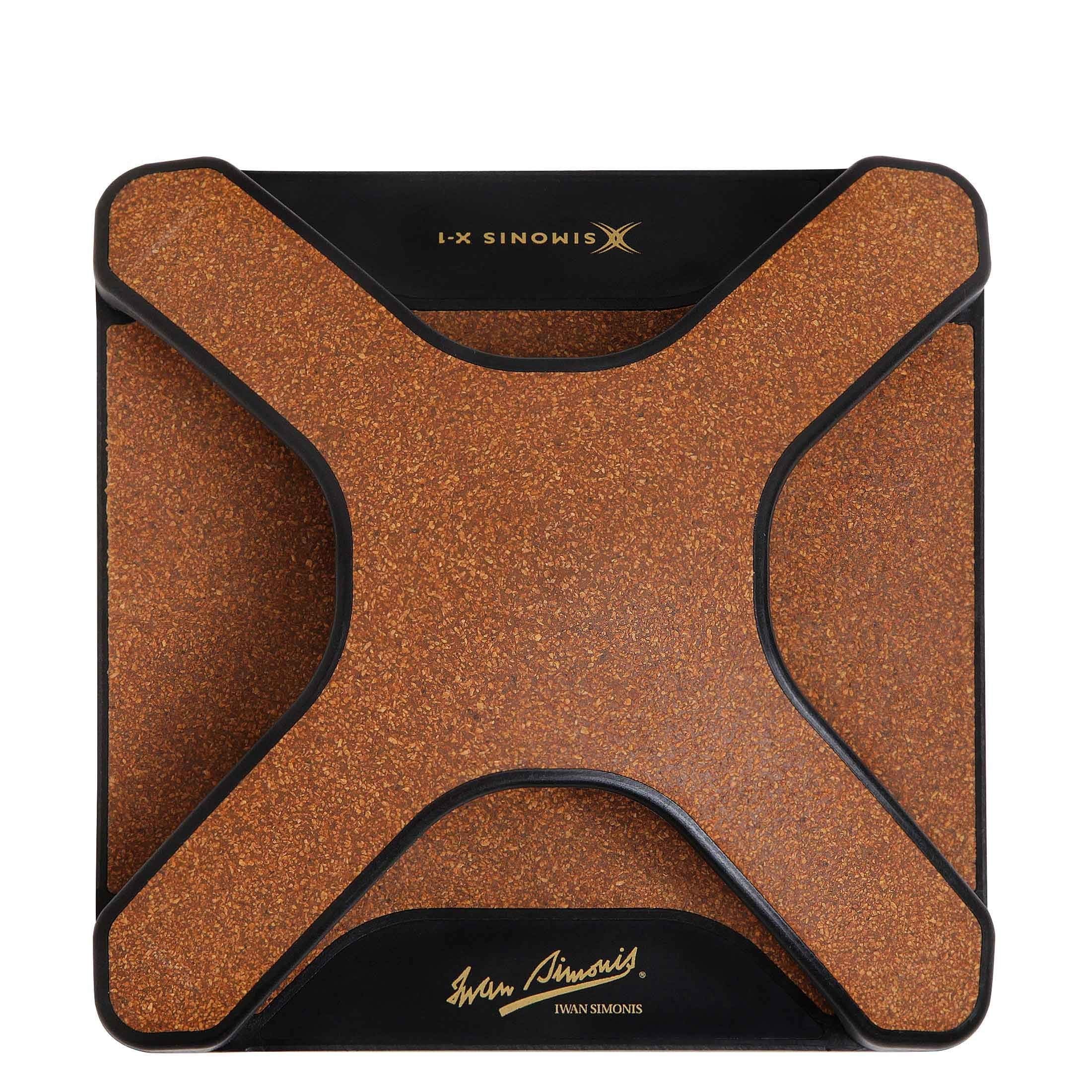 Iwan Simonis X-1 chalk-dust extraction removes chalk particles for a smoother play surface.