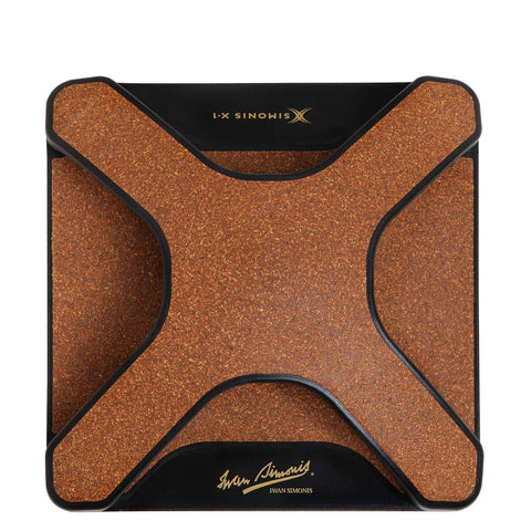 Iwan Simonis X-1 chalk-dust extraction removes chalk particles for a smoother play surface.