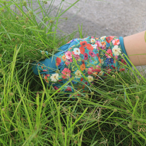 IYICLOTH gift-ready garden gloves for gardeners and DIY enthusiasts.