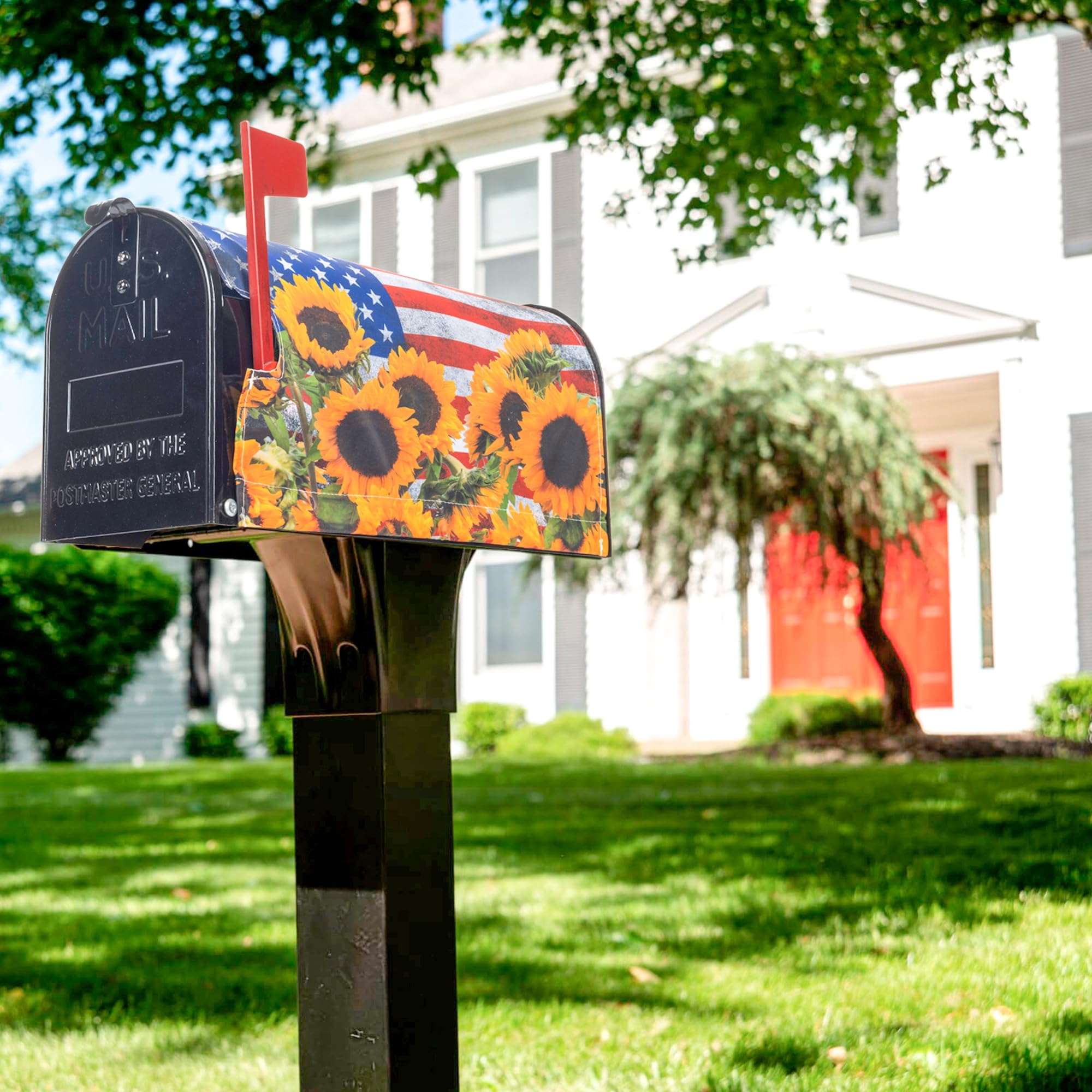 IZUS magnetic-closure mailbox cover highlights durable quick-dry Oxford fabric for all-season use