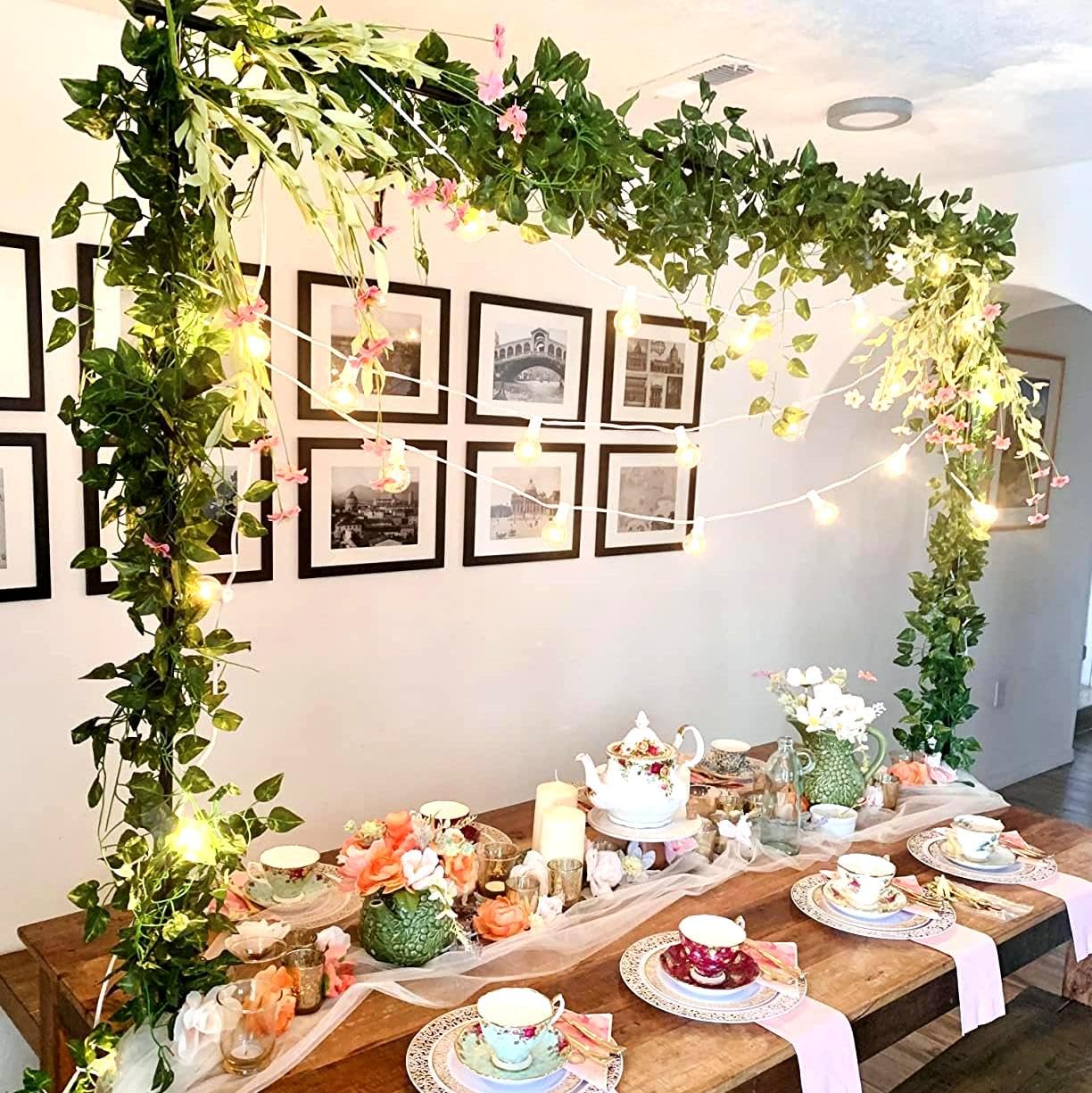JALANCY arch suitable for indoor and outdoor events in gold