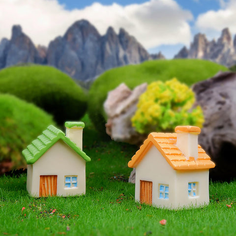 JANOU cute resin house enhances moss landscapes and windowsill decor