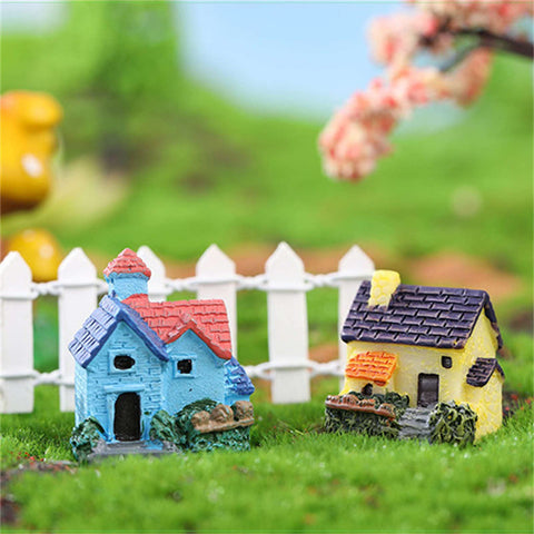 JANOU mini house style C brightens DIY terrarium projects.