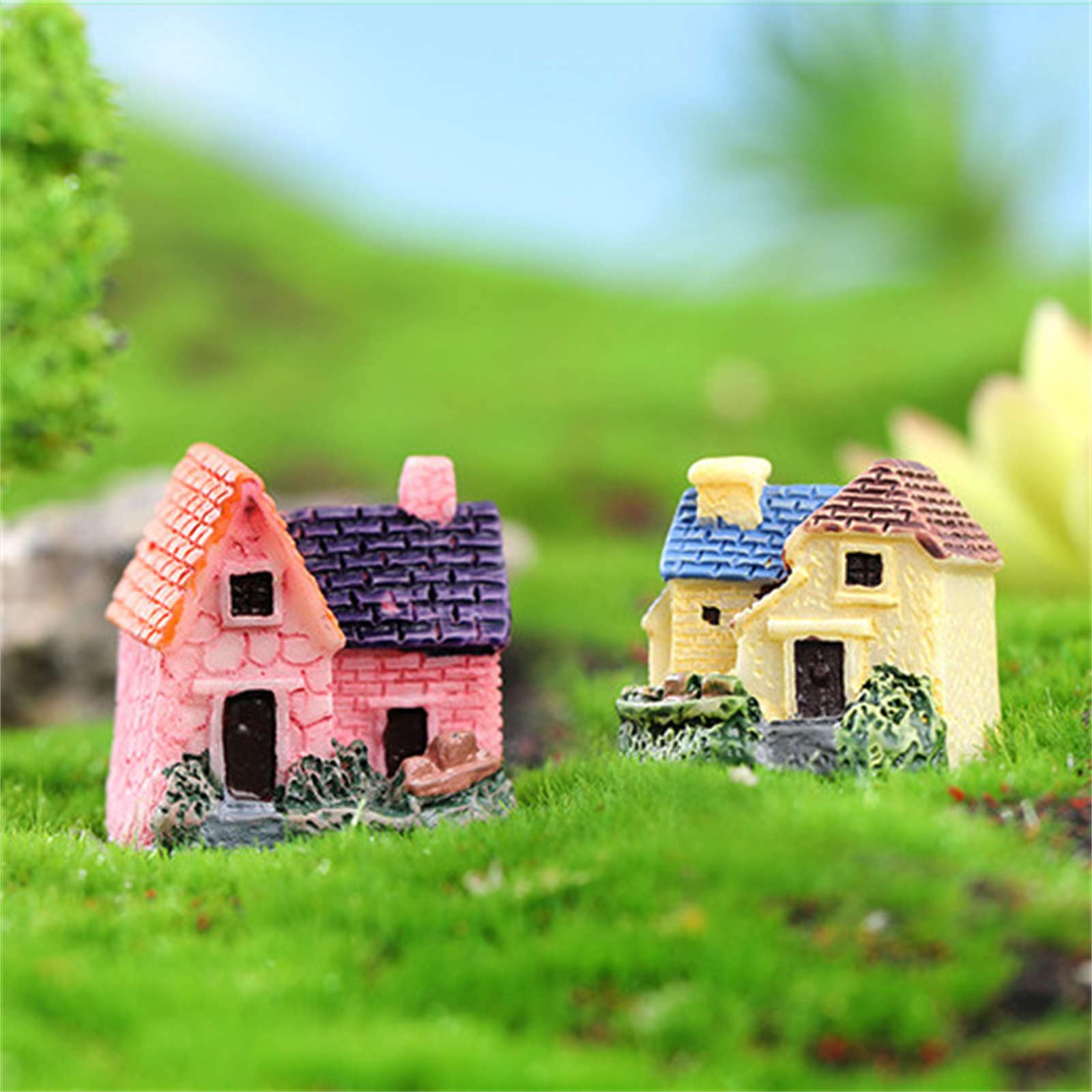 JANOU mini house style D perfect for windowsill decor.