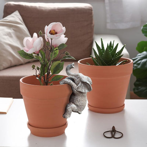 JARPSIRY elephant hugger patio decor brightens outdoor spaces.