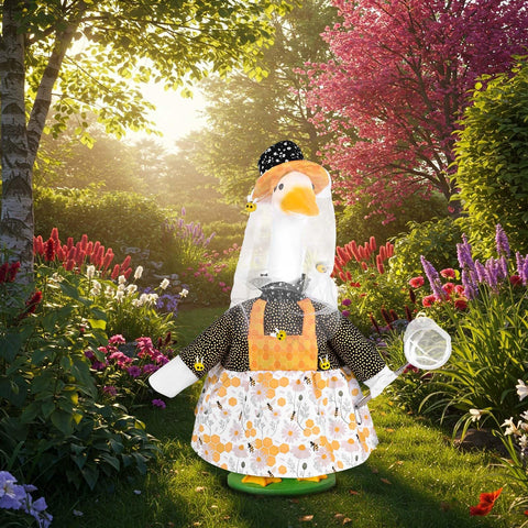 JcHrmers 23-inch fit ensures compatibility with standard geese statues.