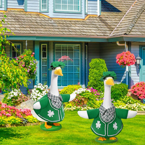 JcHrmers outdoor-friendly decor for garden parties