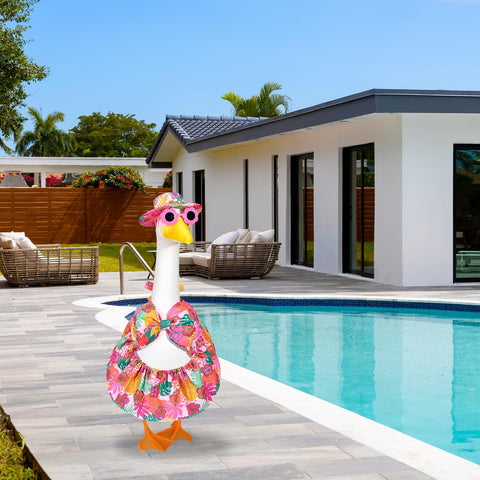 JcHrmers sun hat and bikini set brings festive energy to outdoor geese.