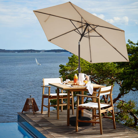 JEAREY 7.5ft patio umbrella powder-coated-pole shows durable iron construction