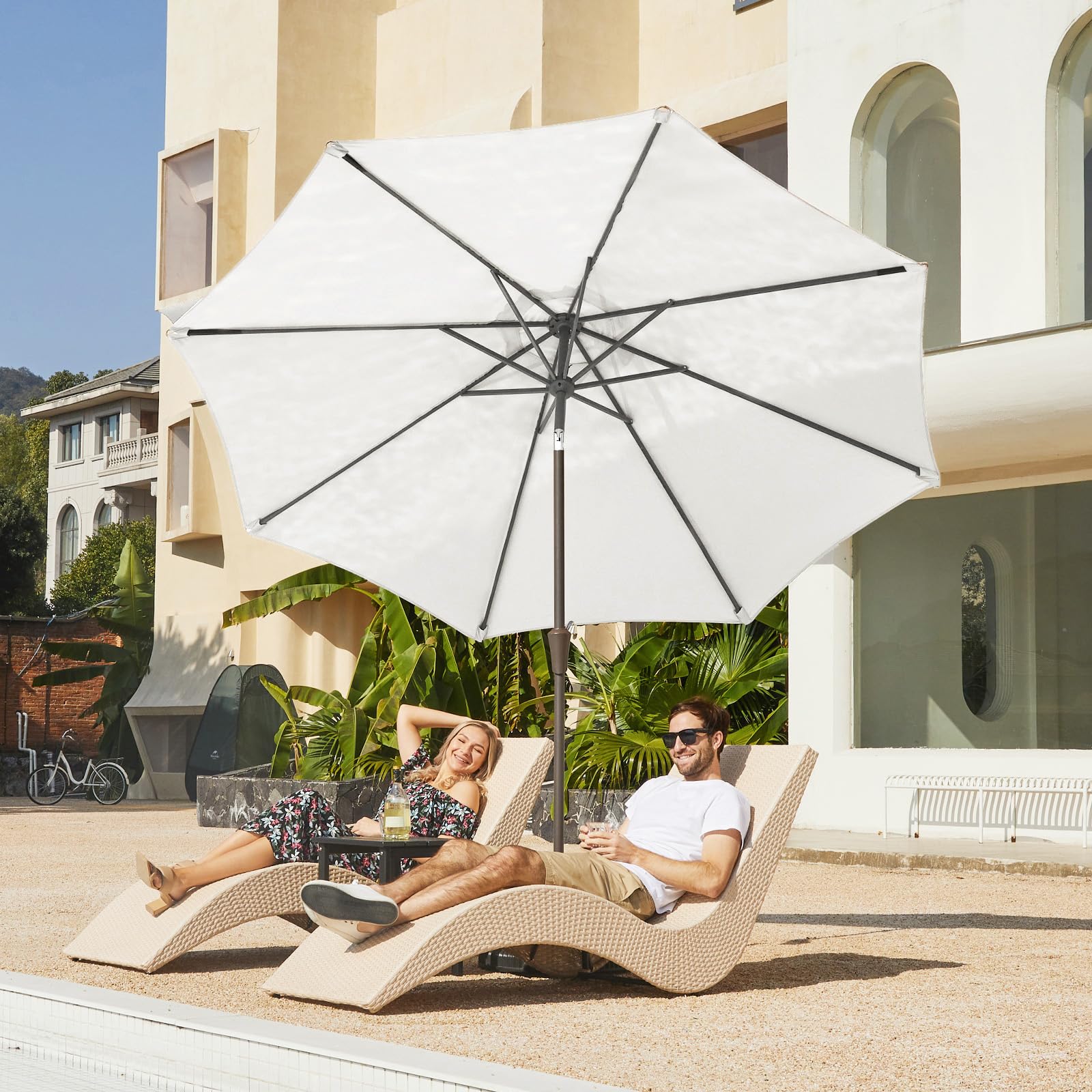 JEAREY UV-protective waterproof canopy ideal for poolside use.