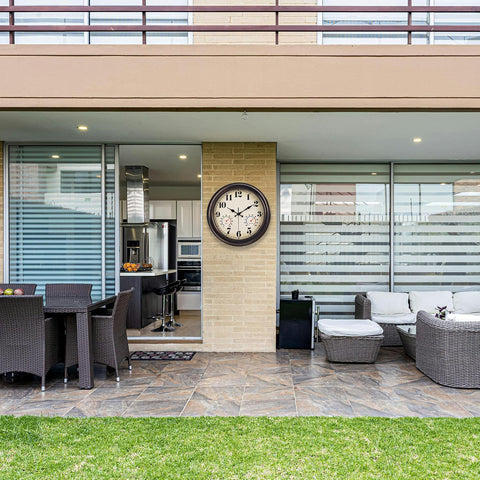 JENLYSTIME silent-sweep movement ensures quiet timekeeping.