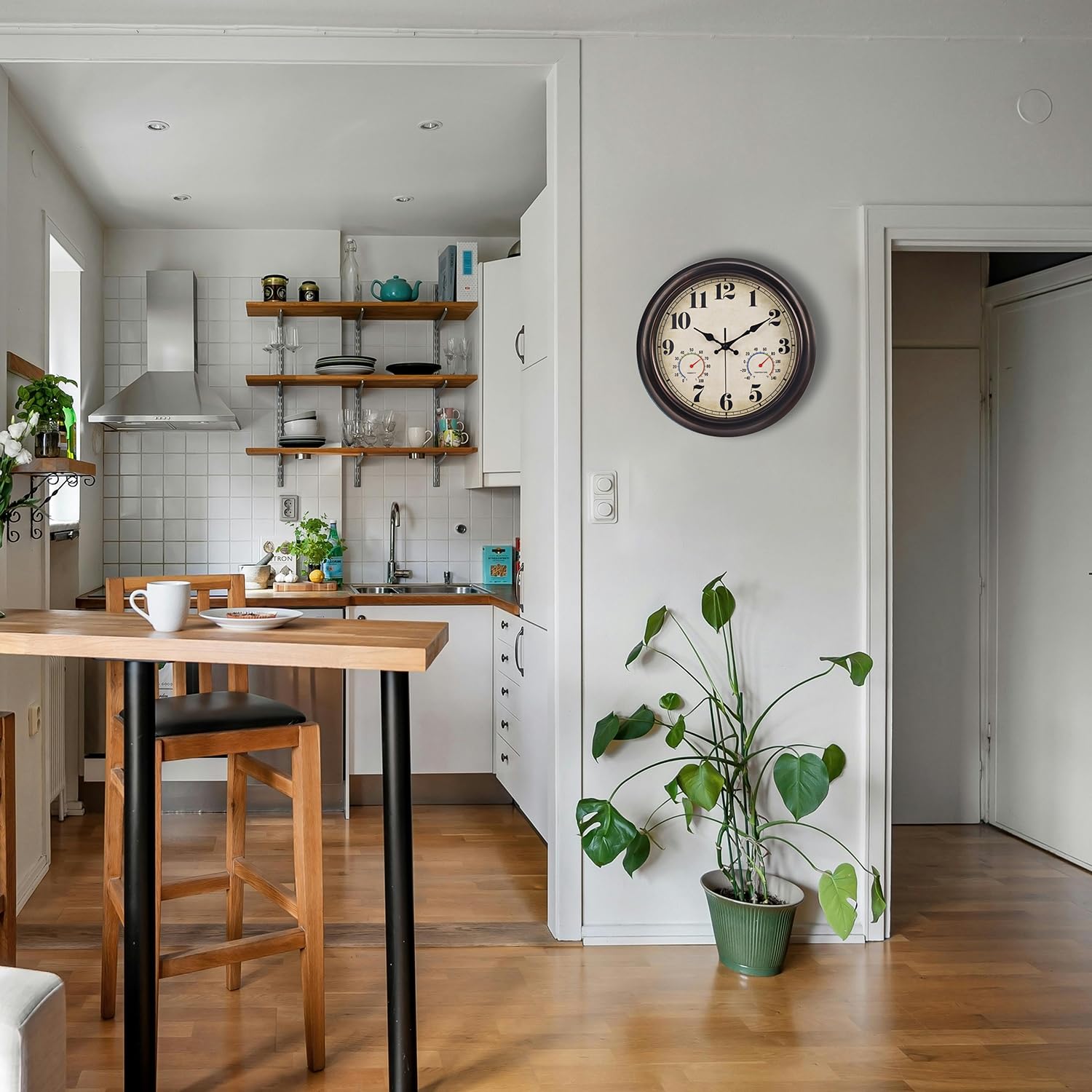 JENLYSTIME vintage dark-brown finish adds classic decor to indoor spaces.