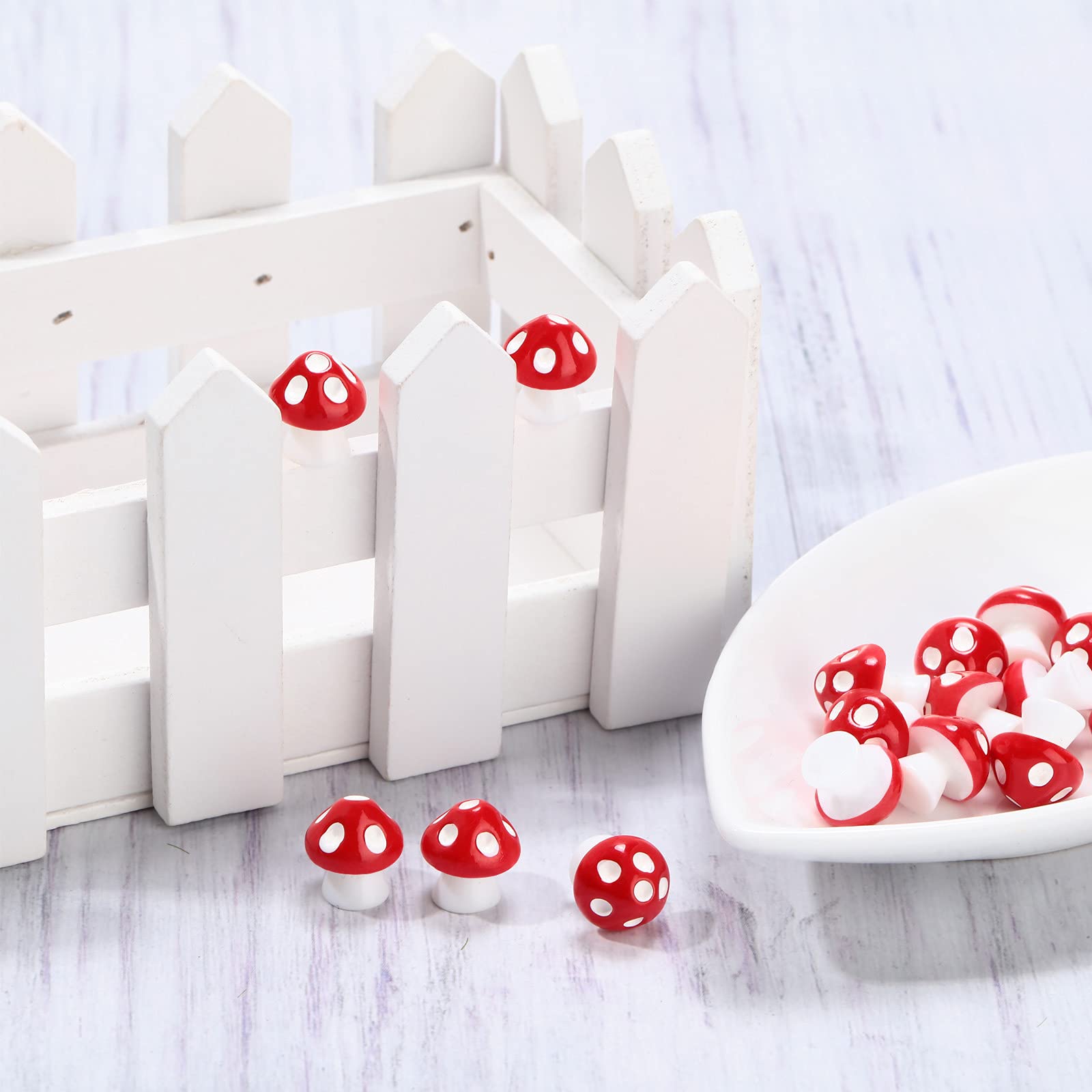 Jetec mushroom decor for dollhouses and miniature landscapes.