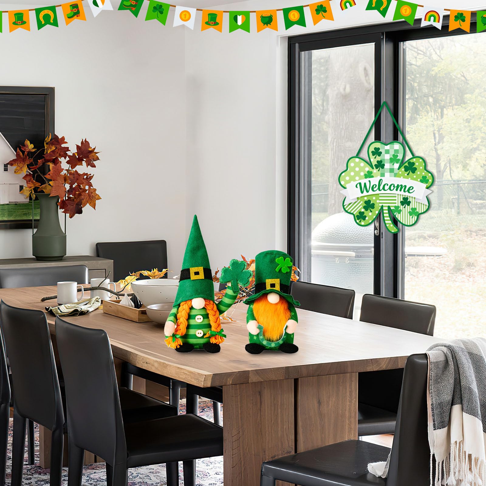 JEVUVU outdoor-ready finish withstands seasonal weather for year-round display.