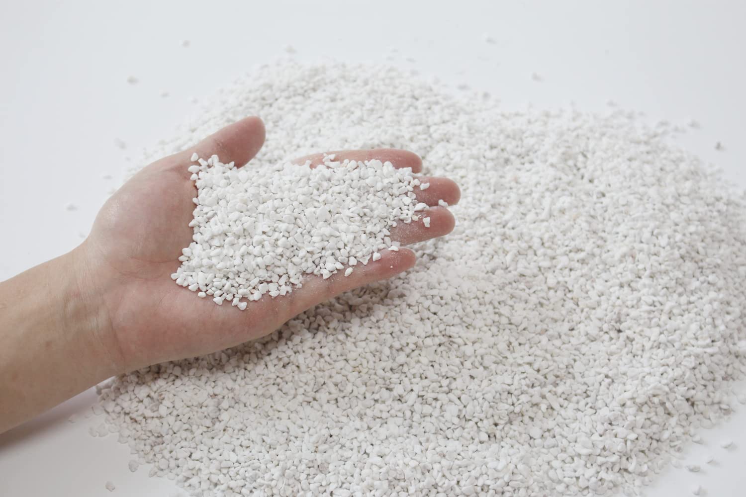 JFWOD Organic Perlite supports healthy root development in containers