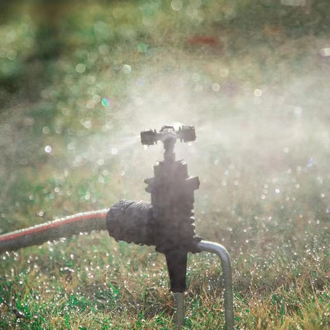 Jinshining universal connector for garden drip networks and water distribution.