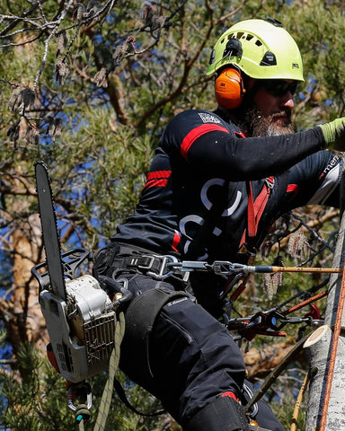 JISHAHS aluminum tree hook quick removal and installation in one-hand workflow.