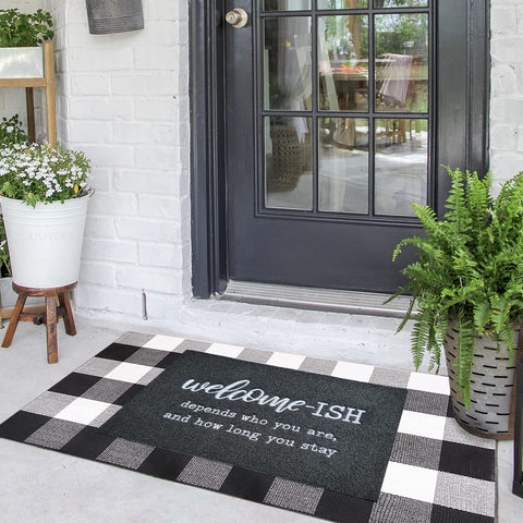JJUUYOU indoor-outdoor mat ideal for patios, porches, and high-traffic entrances
