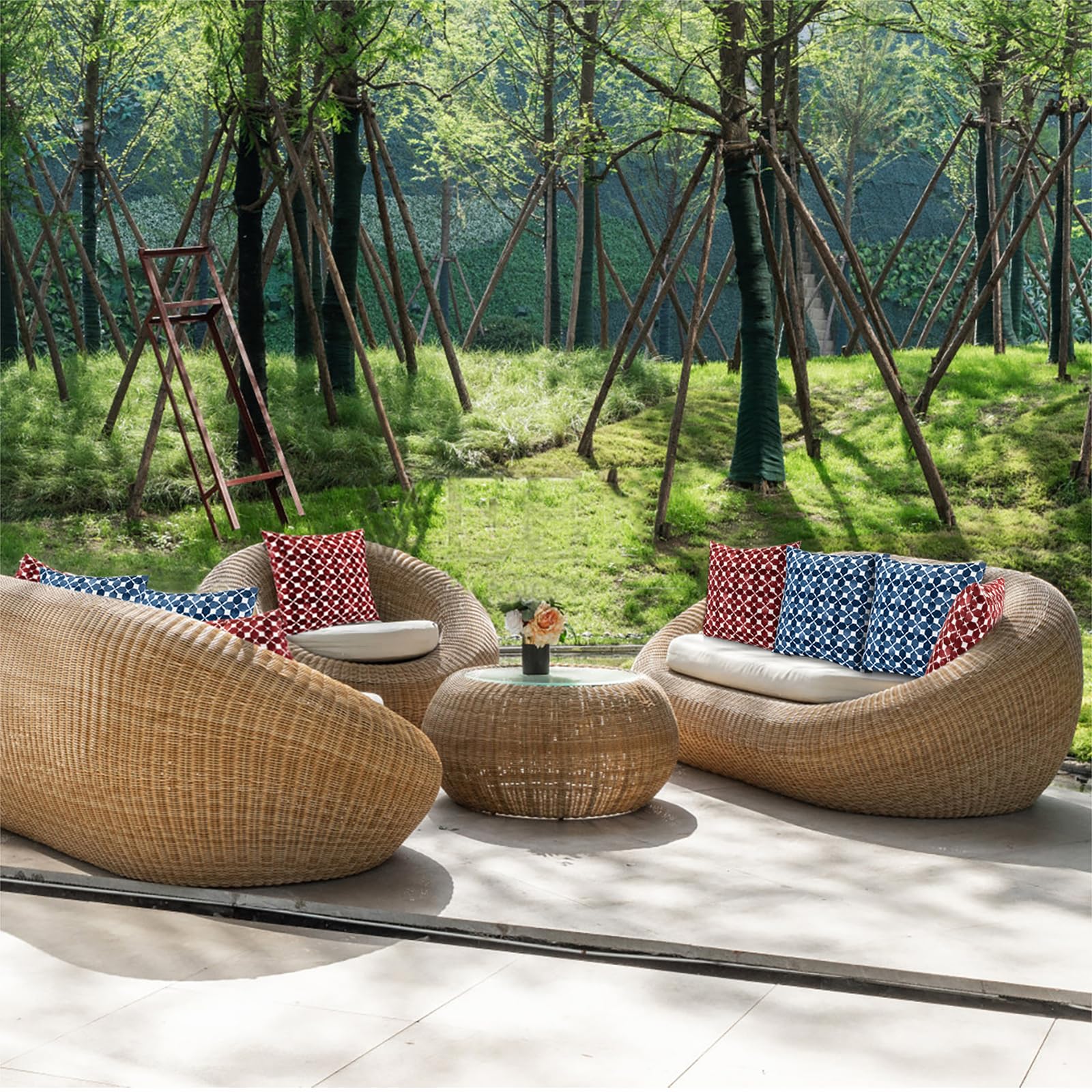 JMGBird high contrast white base highlights the blue pattern on sunny days.