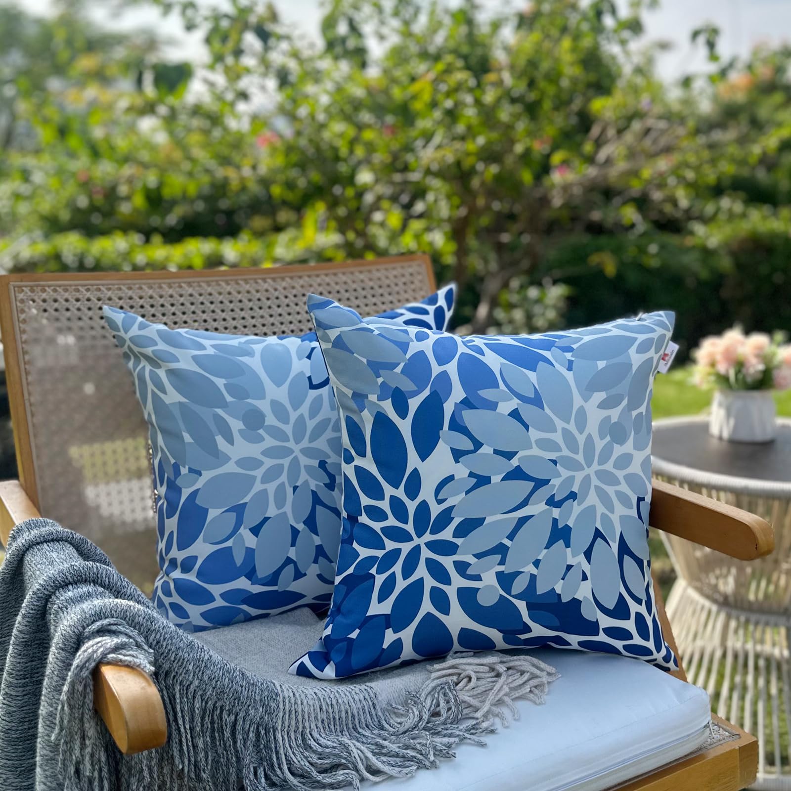 JMKaixin 18x18 inch square pillow focuses on compact, comfortable seating