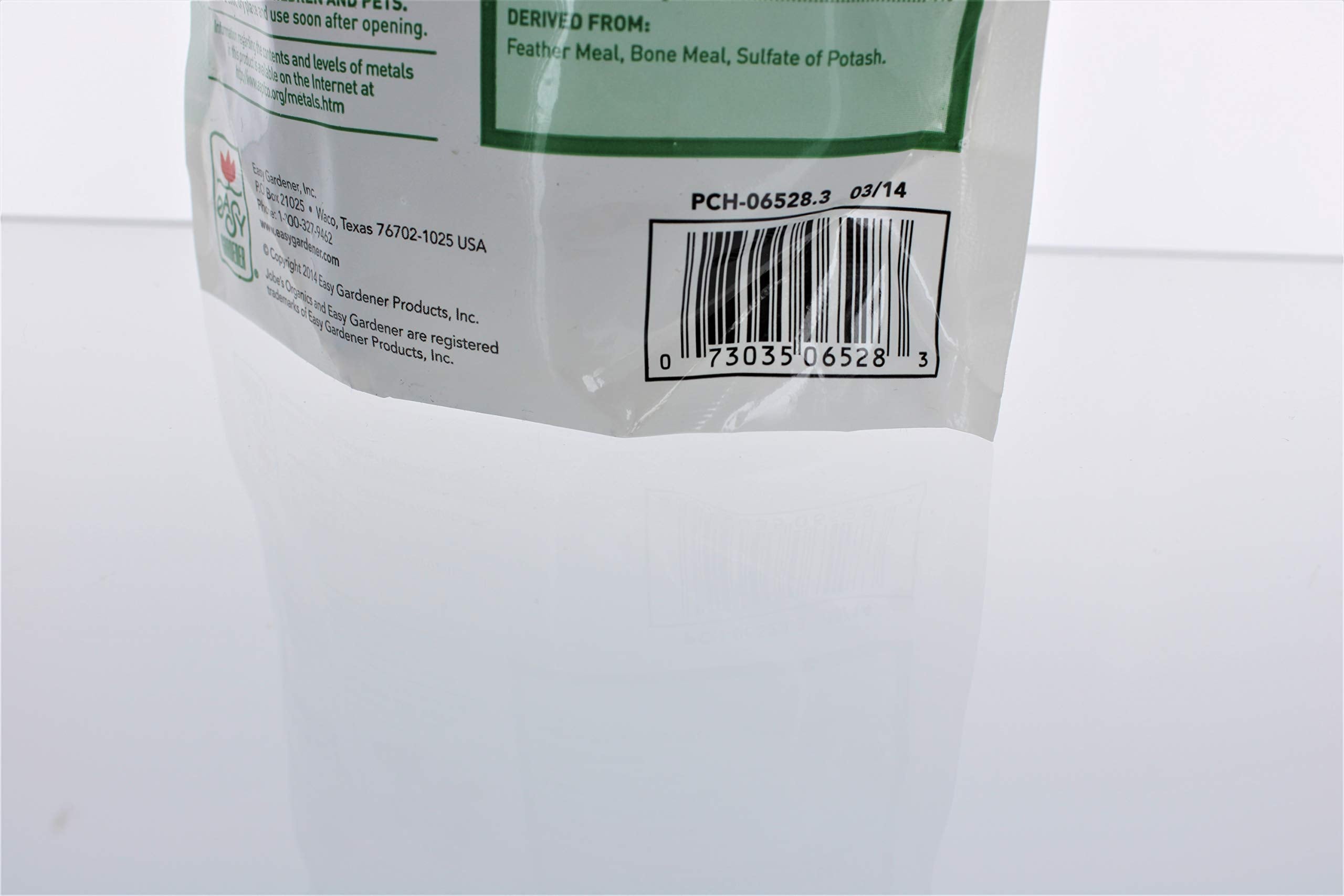 OMRI-listed Jobes organic solution for clean soil-friendly feeding.