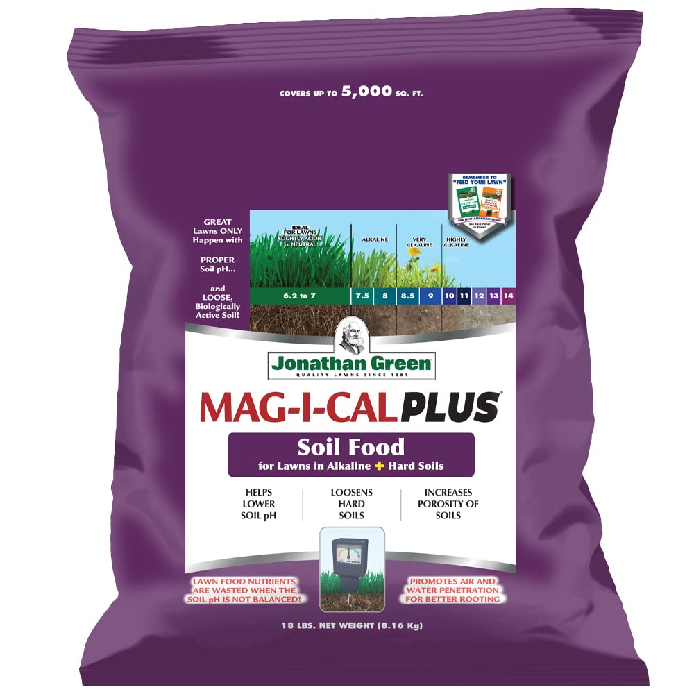 Jonathan Green MAG-I-CAL Plus bottle pouring for lawn pH adjustment.