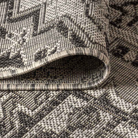 Jonathan Y easy-care rug cleans quickly with soap and water.