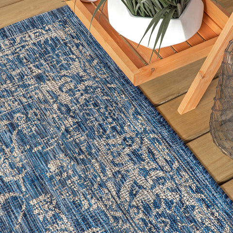 Jonathan Y easy-clean outdoor rug: spray, rinse, and air-dry.