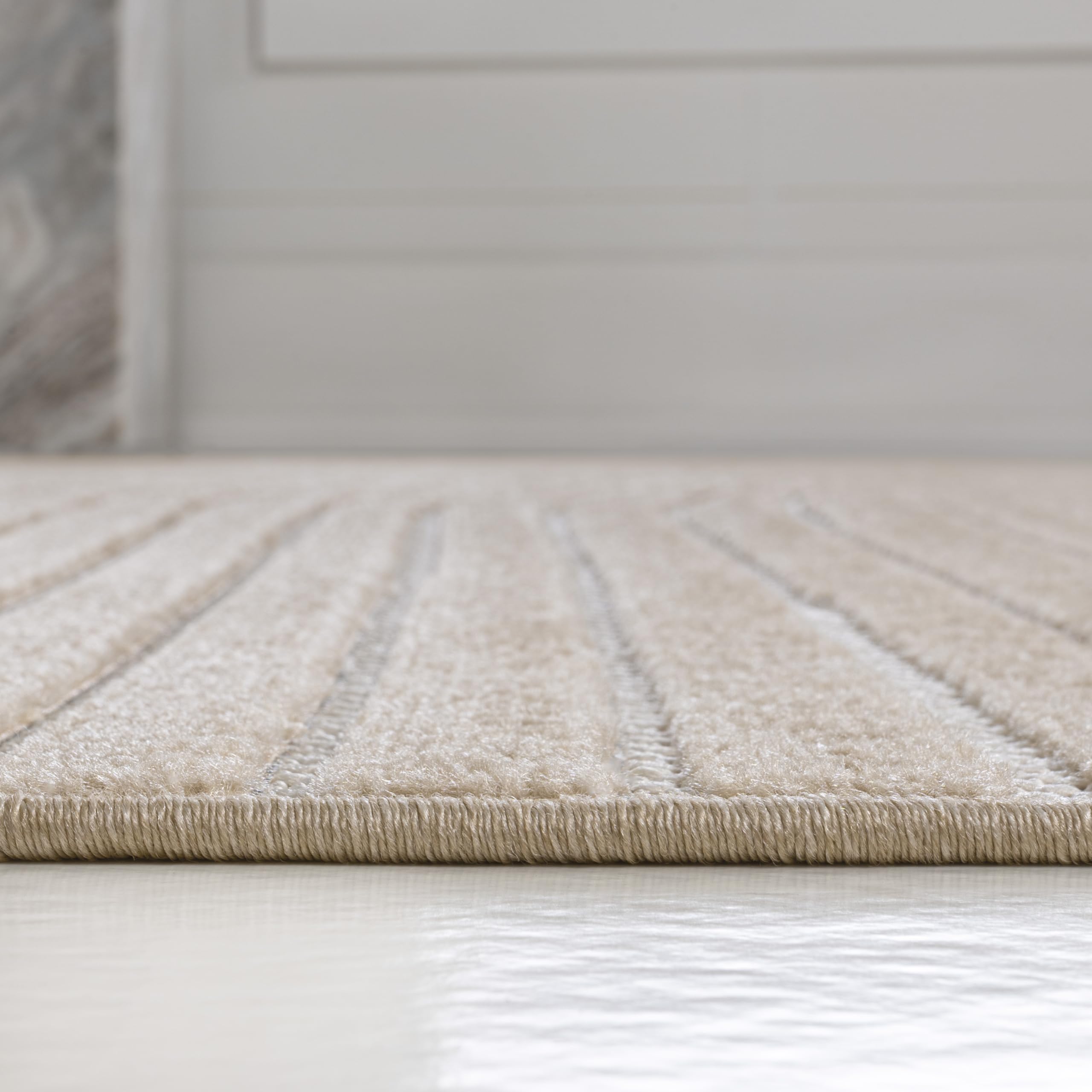 JONATHAN Y Hallie rug stays comfortable underfoot in dining rooms