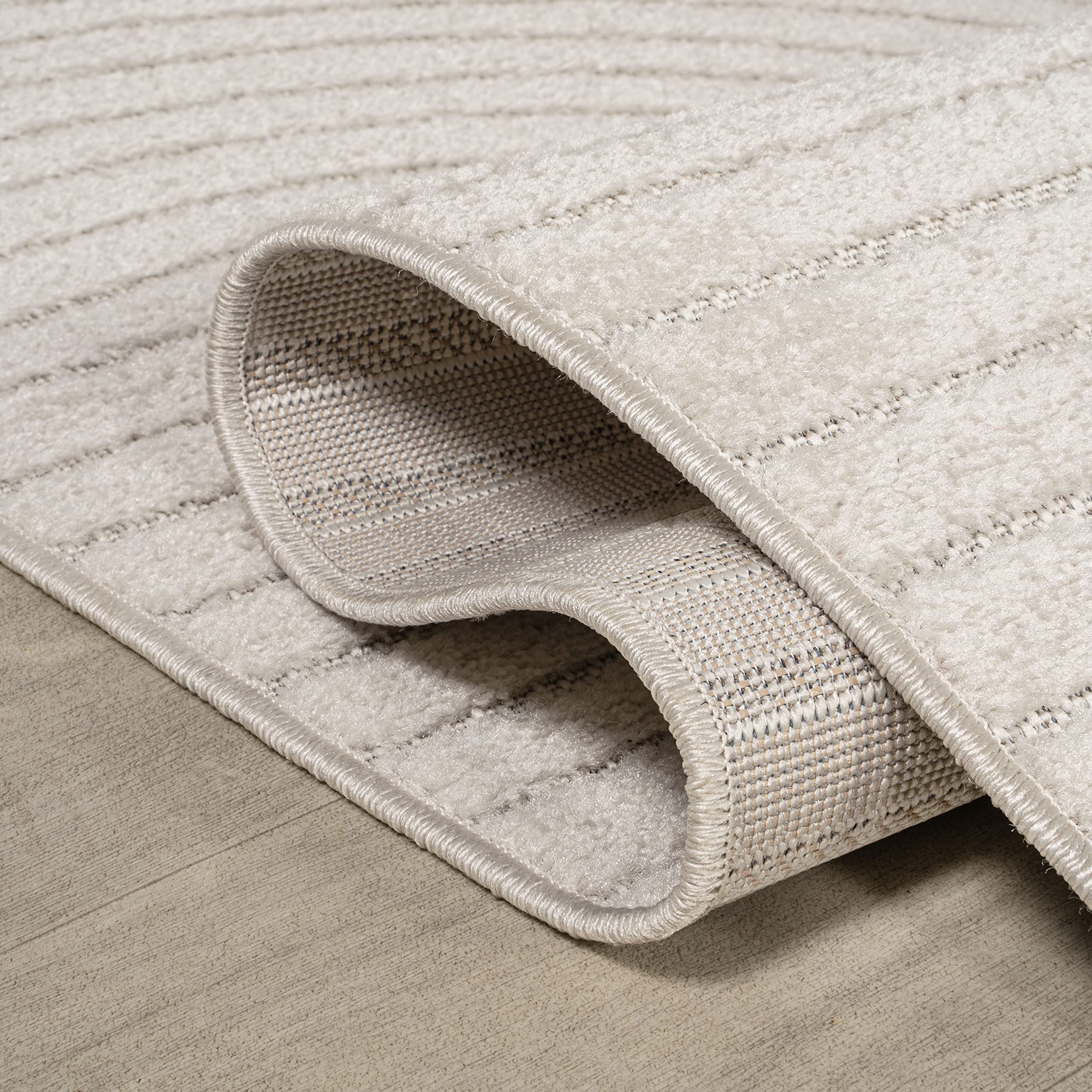 Machine-woven construction helps fibers stay put with minimal shedding