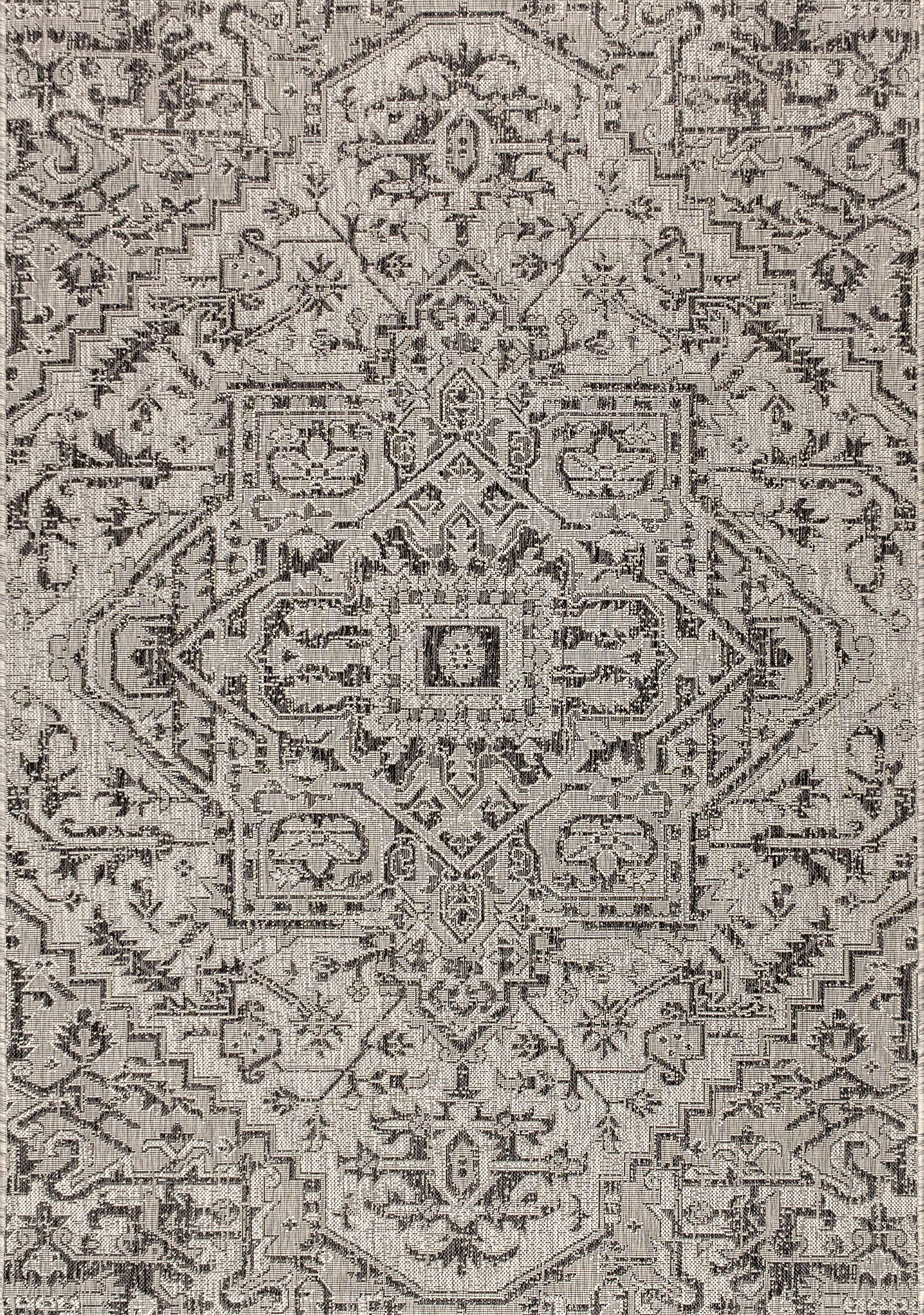 Jonathan Y non-shedding design helps keep living spaces tidy.