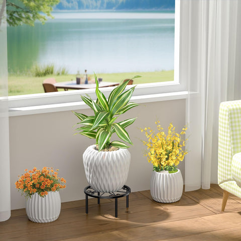 Josmimic versatile stand for plants or small decorative items.