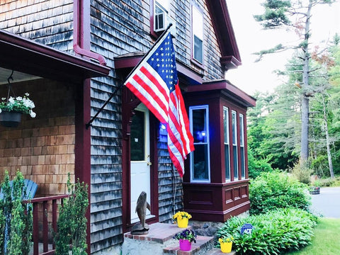 JPorton 1-inch diameter steel pole delivers long-lasting strength outdoors.