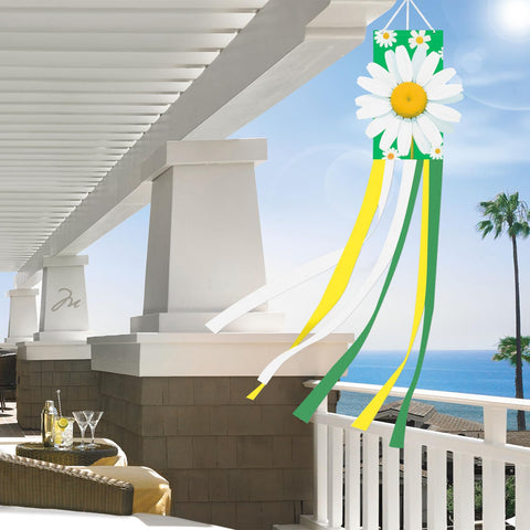Jremreo windsock with attached hanging loop enables quick porch mounting.