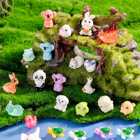 Jrootouh pig figurine miniature complements farm-themed displays.