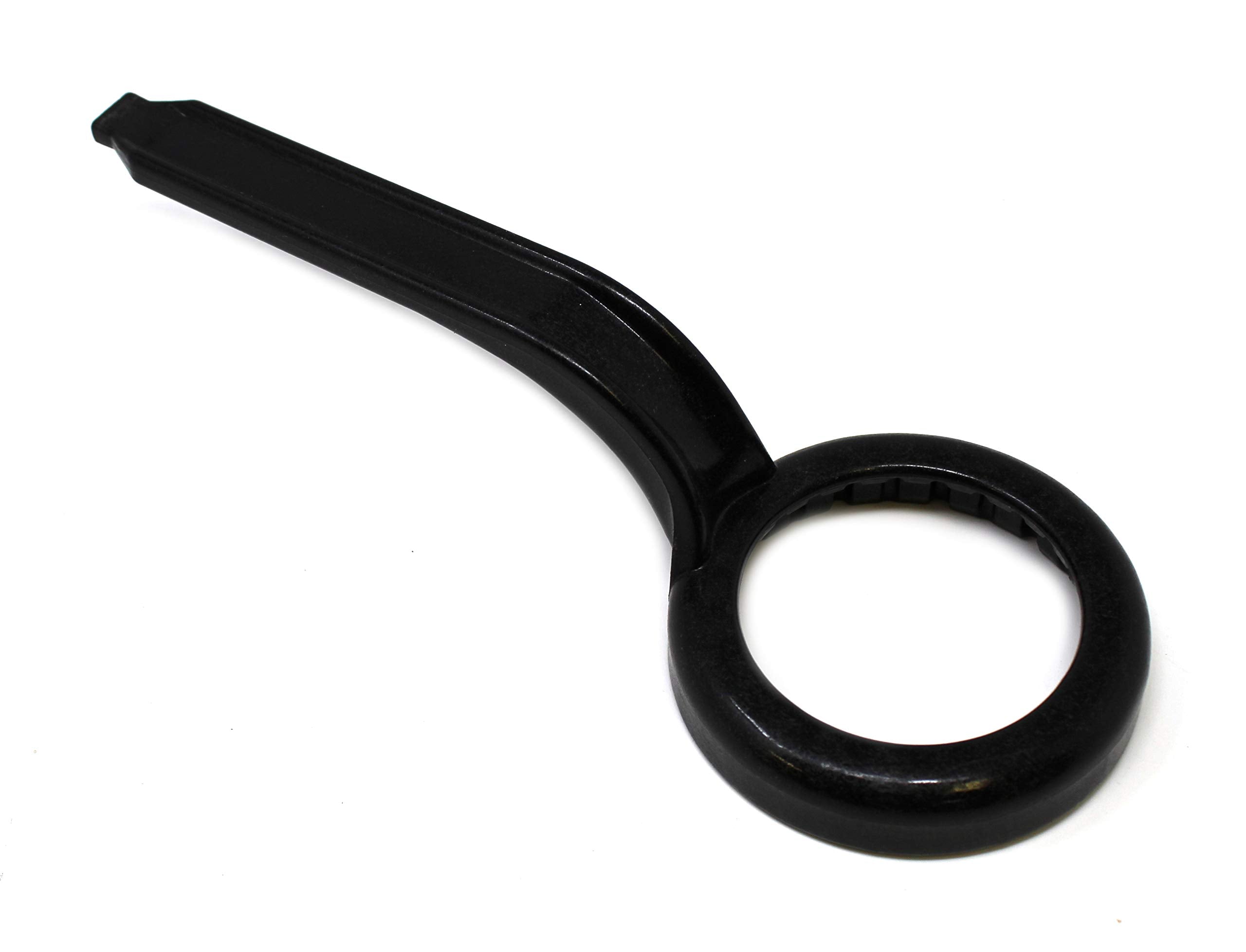 JSP Manufacturing wrench demonstrates compatibility with 70mm Rieke caps.