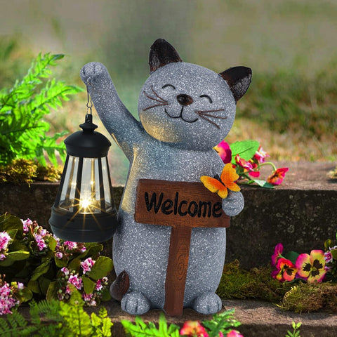 Juegoal night light cat statue invites relaxing evenings in the garden.