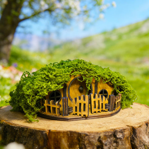 JULEASEL Mosswood Mini Treehouse roof close-up showing natural moss texture for cozy plant displays