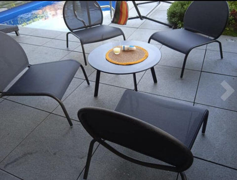 juserox Patio Coffee Table weather-resistant finish withstands outdoor use.