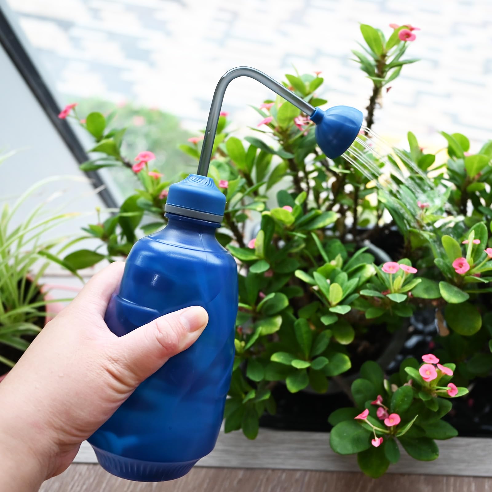 JUSUFU lightweight blue watering can reduces effort during routine watering