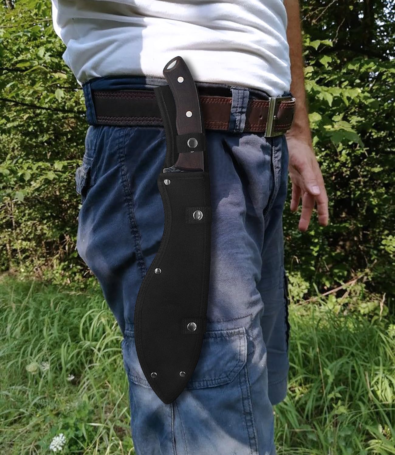 JXE JXO machete includes a nylon sheath with belt loop for safe carry.