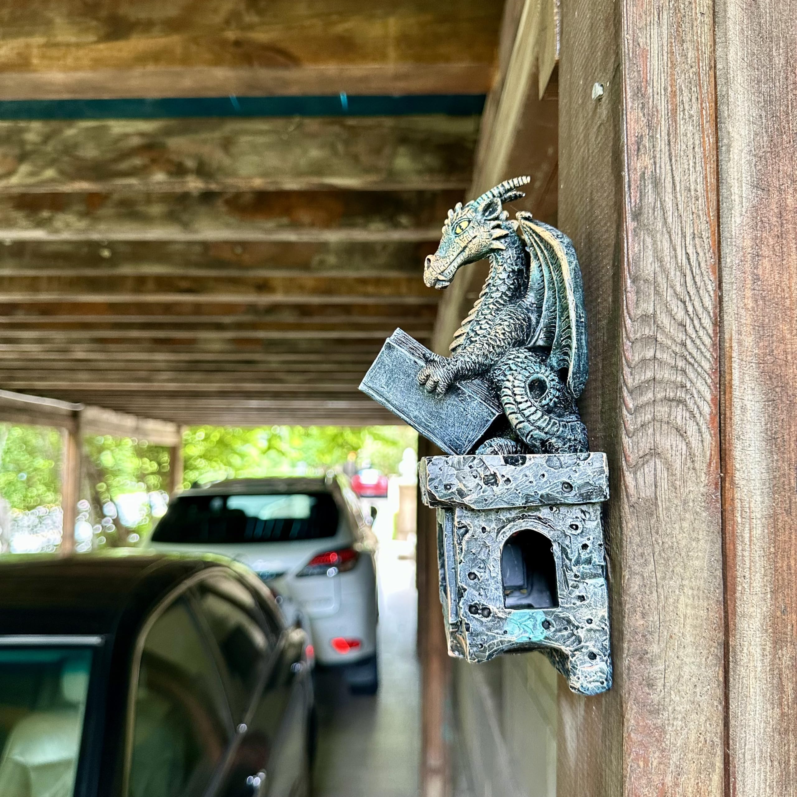 Rust-proof hardware for quick, drill-free mounting.